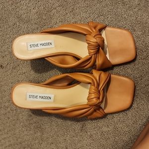 Steve Madden Athena Knotted Square Toe Heels Size 9.